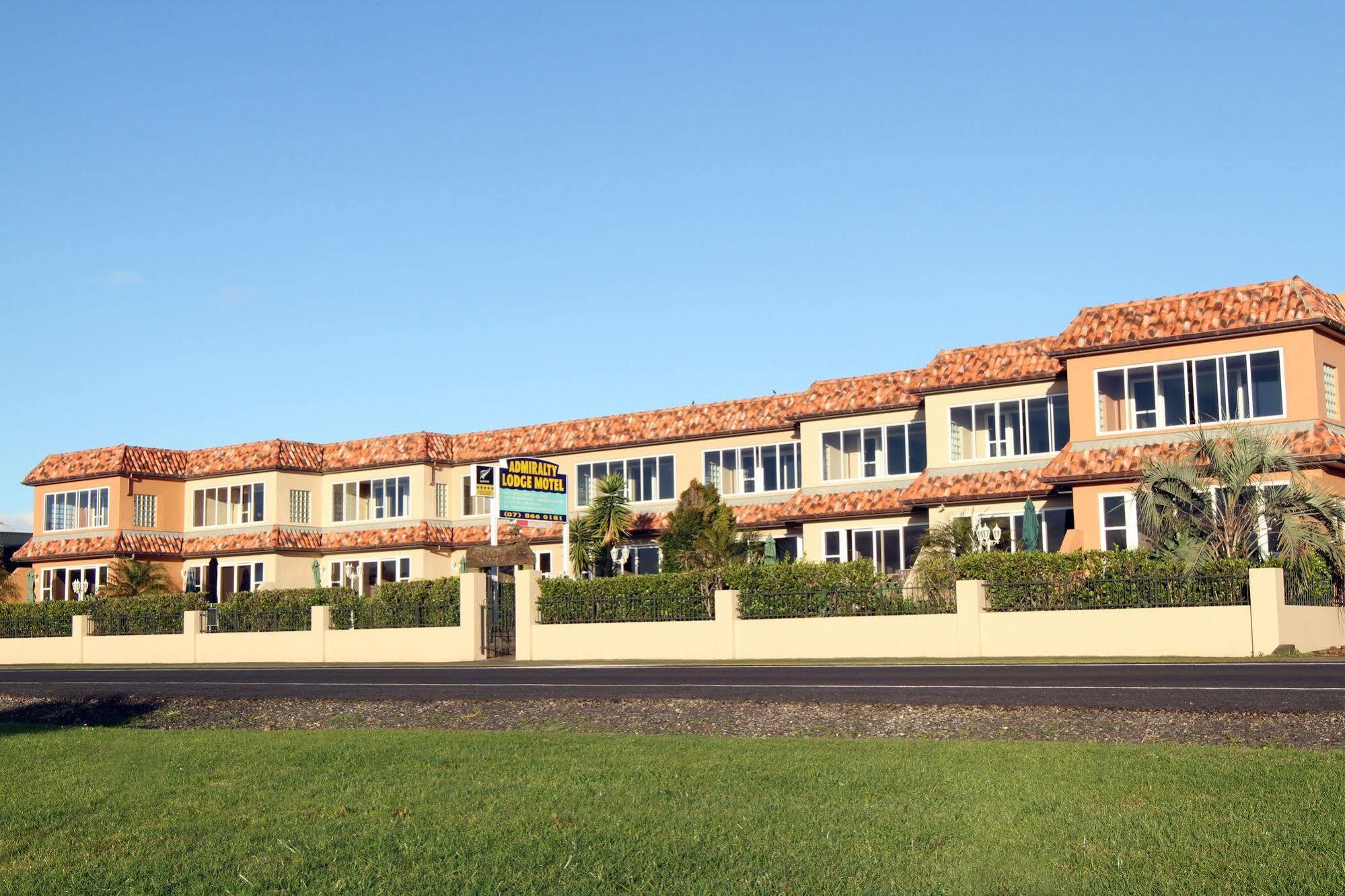 Admiralty Lodge Motel Вітіанга Екстер'єр фото